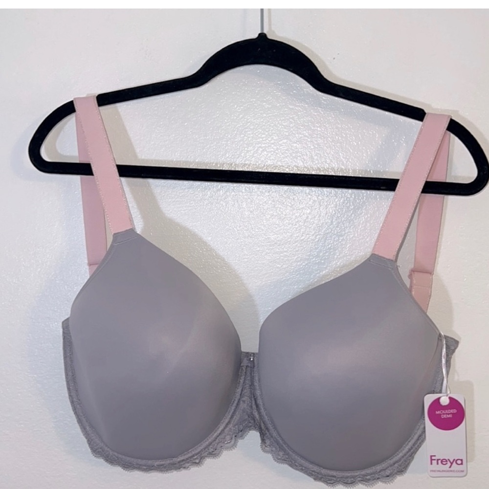 NWT Freya Offbeat T - shirt Moulded Demi Bra size 32L style AA5450